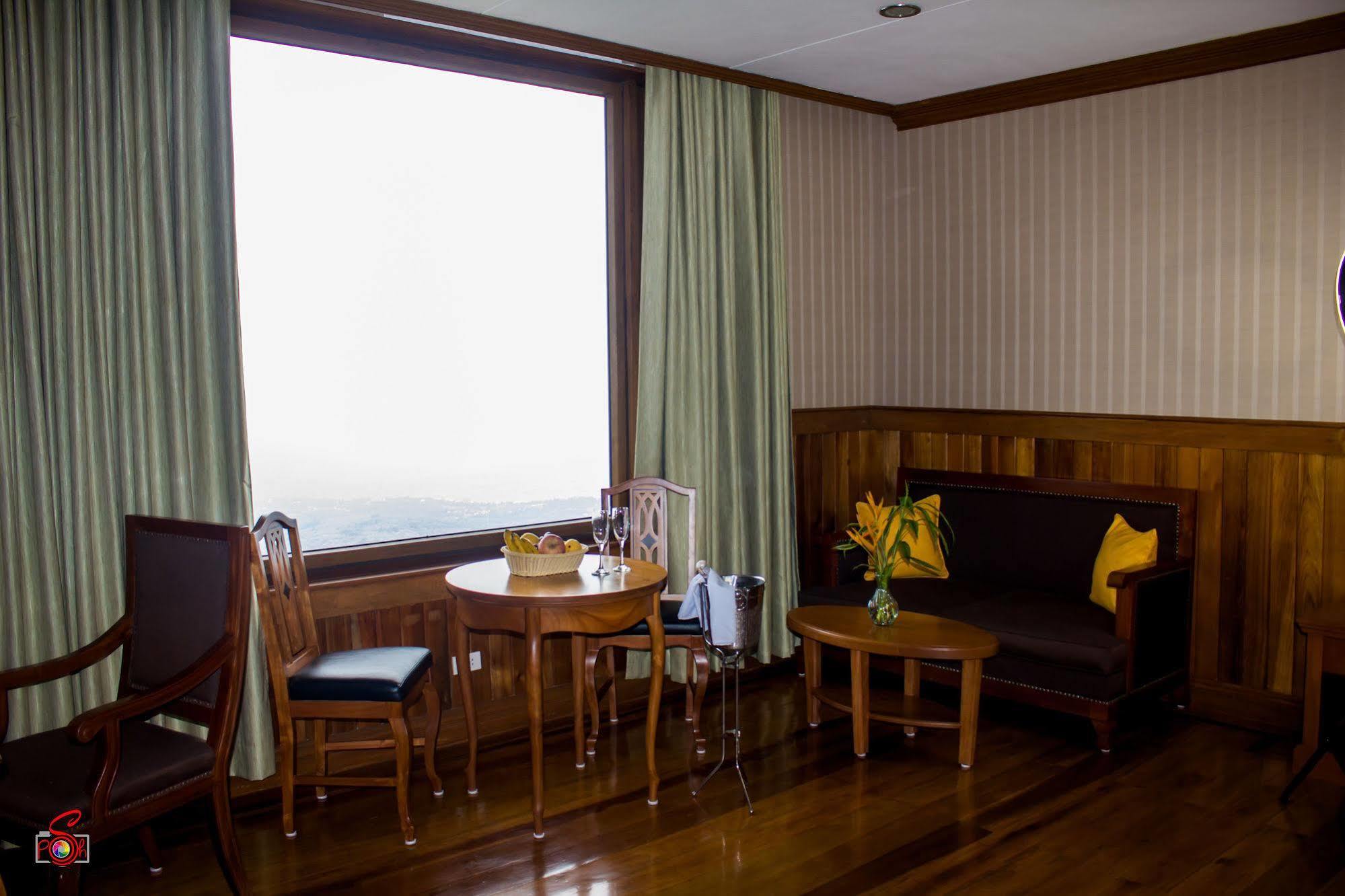 Alta D' Tagaytay Hotel Tagaytay City Exterior photo