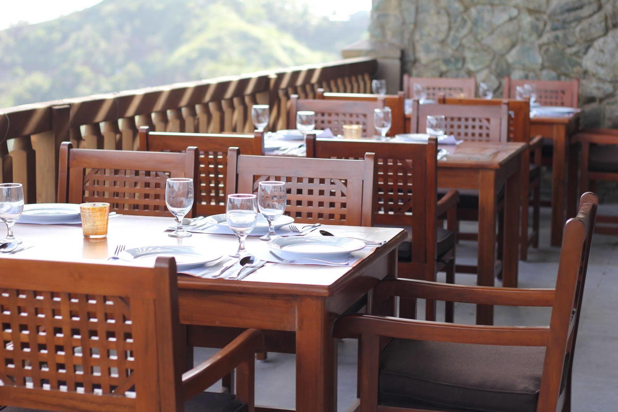 Alta D' Tagaytay Hotel Tagaytay City Exterior photo
